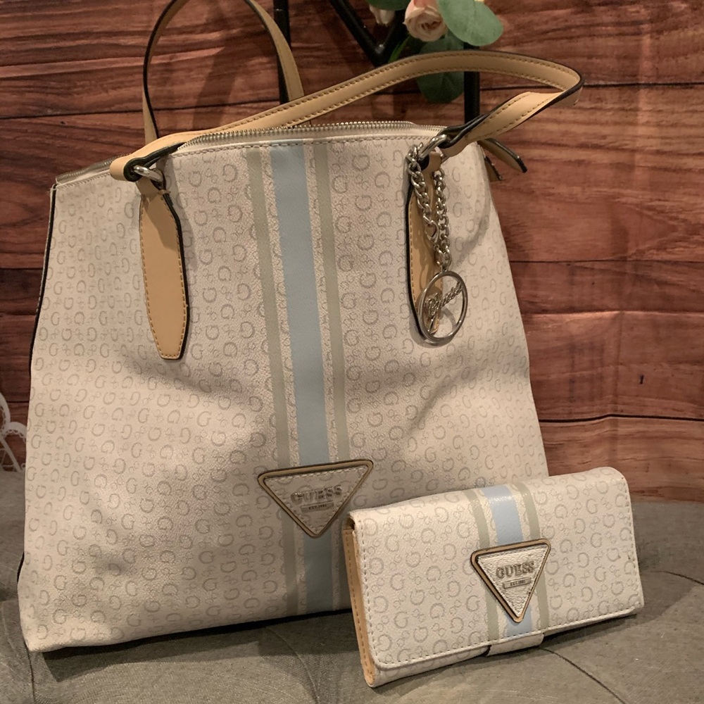 Guess bag and wallet